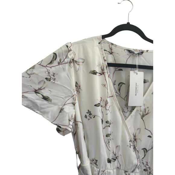 NWT Bloomchic Womens 14-16 Ivory Floral Faux Wrap Midi Dress Tie Belt Flutter - Picture 3 of 13